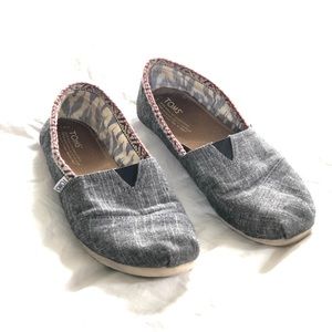 Women’s TOMS size 10